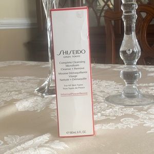 New In Box 6 oz Shiseido Complete cleansing micro foam cleanser
